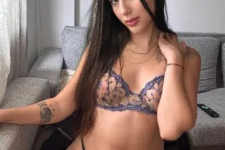 Wet Latina Fountain Squirter looking for a fuck buddy - Image 6